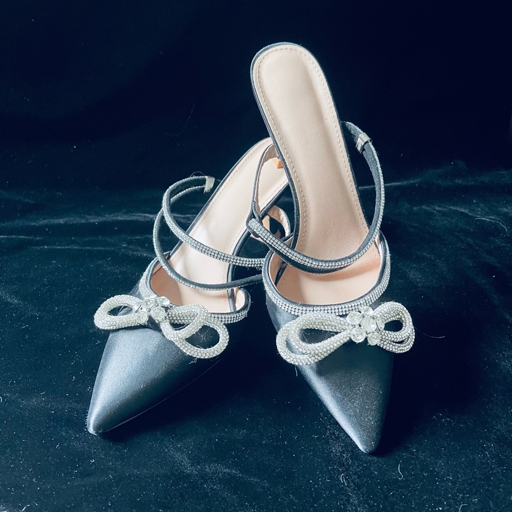 Elegant Black Women's Heels with Bow Accent